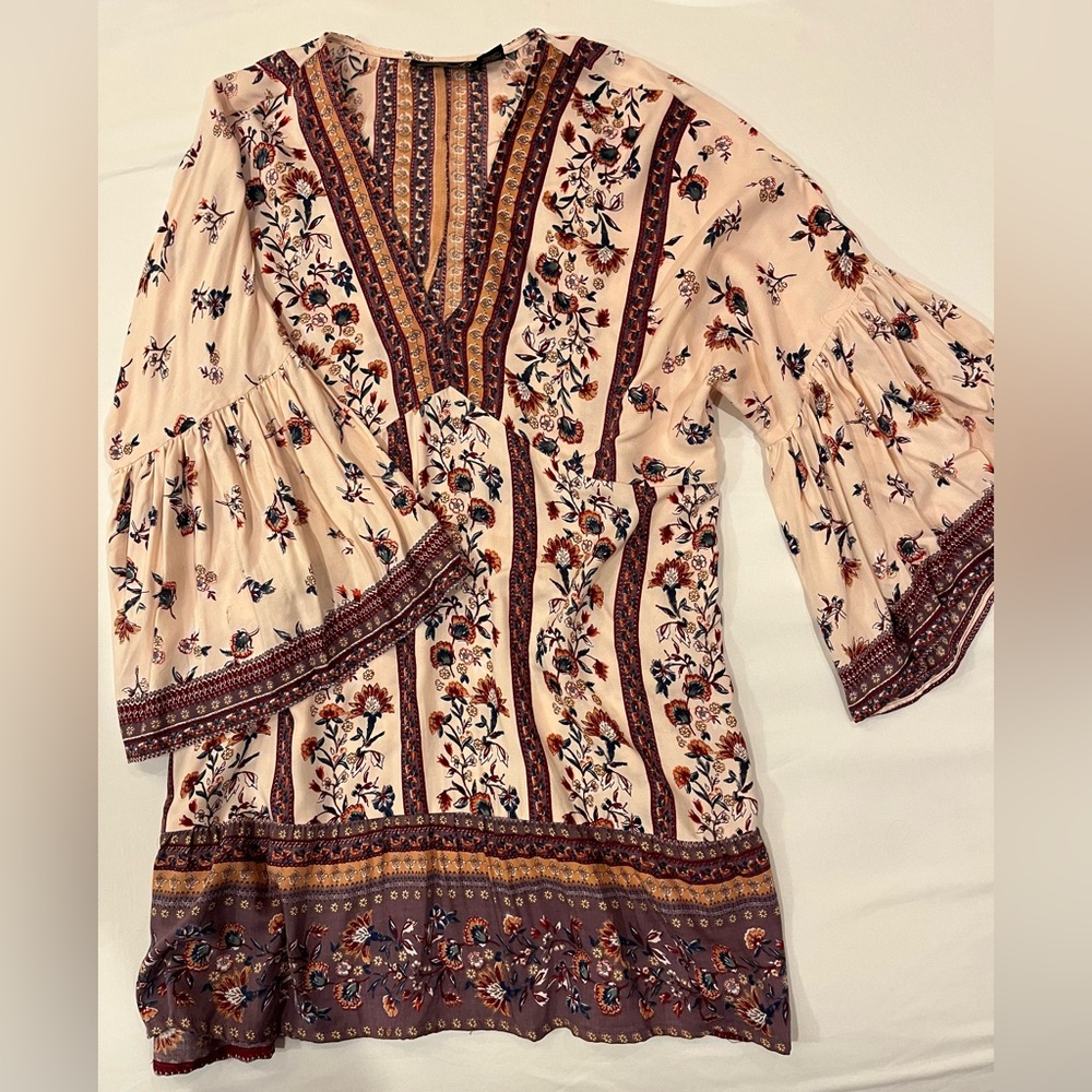 Lola P Flowy Boho Hippie Tunic Blouse Bell Sleeves Floral Size Medium